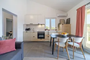Apartment in centre of Milna - Image 3