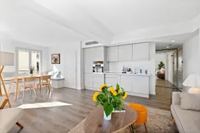 04. Bright apartment with balcony and sea view, close to the beach - Image 5