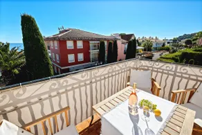 04. Bright apartment with balcony and sea view, close to the beach - Image 3