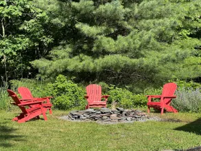 Hidden cabin on 2 wooded acres - Image 2