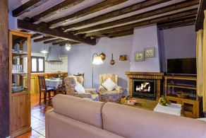 Umbria House with garden, barbecue and fireplace - Image 3
