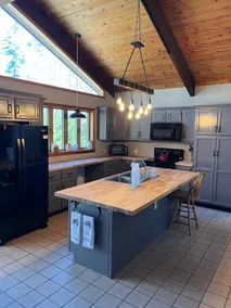Luxury Cabin with Indoor Heated SaltWater Pool! - Image 5