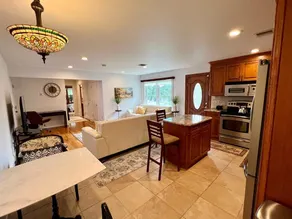 Lovely Apartment~ Fully Furnished, Private Yard - Image 5
