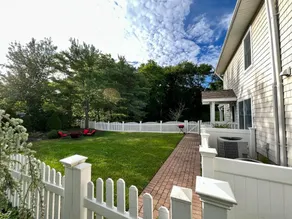 Lovely Apartment~ Fully Furnished, Private Yard - Image 2
