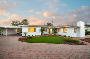 Beach retreat for families and dogs, EV charger! - Image 3