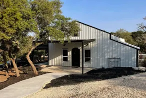 Longhorn Hall B&B at Triple H Ranch Wedding Venue - Image 2