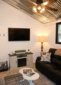 Longhorn Hall B&B at Triple H Ranch Wedding Venue - Image 3