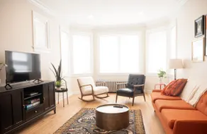 Spacious 3BR • Great for Groups • Fast WiFi • Pets - Image 4