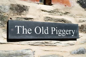 Cornish bolt-hole with a distillery and free tour! - Image 3