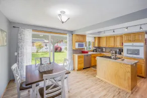 Spacious Family Retreat on Olympic Discovery Trail - Image 2