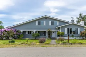 Spacious Family Retreat on Olympic Discovery Trail - Image 3