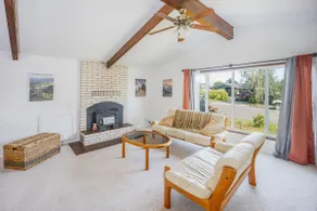 Spacious Family Home on Olympic Discovery Trail - Image 2