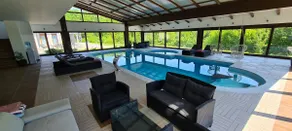 Luxury apartment with sauna and pool - Image 4