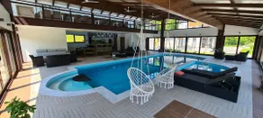 Luxury apartment with sauna and pool - Image 2