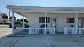 NEW LISTING: CRYSTAL COAST COUPLE'S BEACH RETREAT - Image 5