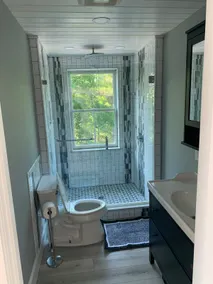 Large adorable 1 bedroom loft with ocean frontage - Image 4