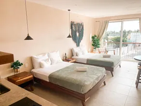 Brand new private SUITE E, with a rooftop pool - Image 3