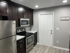 *Peaceful *Newly *Renovated 2 Bedroom 1 Bath - Image 5