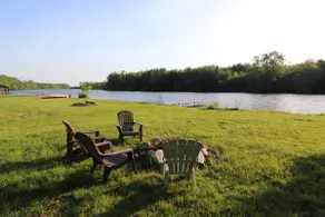 Beautiful Waterfront Retreat on Otonabee River - Image 5