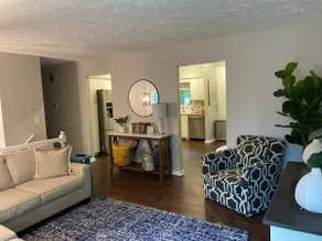 Modern 3BR/2.5bath quiet, clean home w/amenities - Image 3