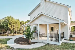 Hill Country Farmhouse Near Canyon Lake + Wineries - Image 5