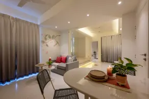 Luxurious Suite w/ Big Bathtub in Banipark Jaipur - Image 4