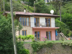 Villa Lingarda in a quiet location with lake view and garden - Image 4