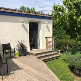 Charming Village Cottage with Pool - Image 4