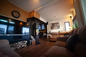 Beautiful detached house with Jacuzzi and pool table - Image 5