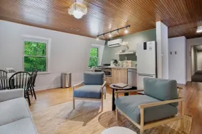 Woodsy 2 Bed w/ Kitchen, W/D, & Pool - Image 2