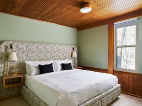 Cozy Two Bedroom, Full Kitchen, Pool - Image 2