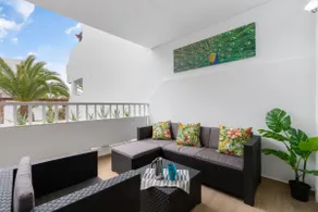 The Birds House – Peaceful Garden Retreat - Image 2