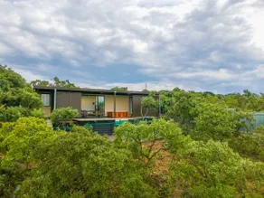 Ipê Amendoim Bathtub and pool with a view - Image 2