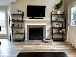 Cozy, Quiet Home in Cul-de-Sac - Image 5