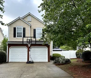 Cozy, Quiet Home in Cul-de-Sac - Image 2