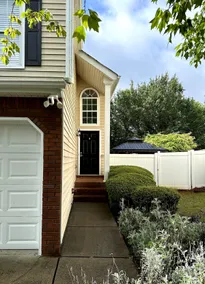 Cozy, Quiet Home in Cul-de-Sac - Image 3