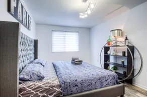 Equipped 3BR with King-size bed in Rougemont MTL! - Image 4