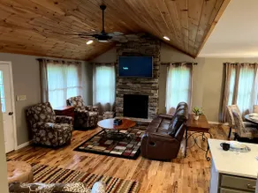 Family Vacation Cabin with Great views - Image 2