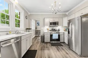 The Teal House | 4 Bedroom - Image 2