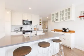 Your Halifornian Home Trendy 3 Bedroom Flat - Image 2