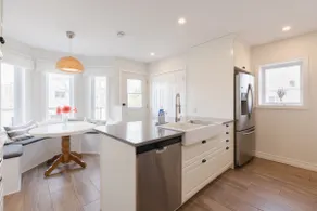 Your Halifornian Home Trendy 3 Bedroom Flat - Image 5
