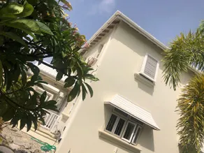 ”Family home with ocean views, pool, and garden.” - Image 3