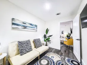 Modern Duplex - Private Backyard & Pet Friendly - Image 5
