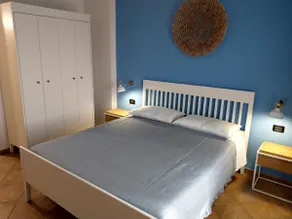 Loft-style apartment just steps from the sea - Image 2