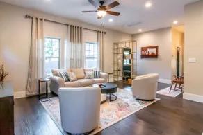 Spacious Home w/Guesthouse+Fire Pit+Yard Games+BBQ - Image 5