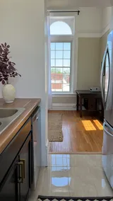 Perfect 1-bedroom rental unit with parking - Image 4