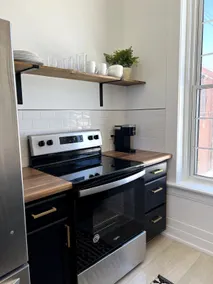 Perfect 1-bedroom rental unit with parking - Image 3