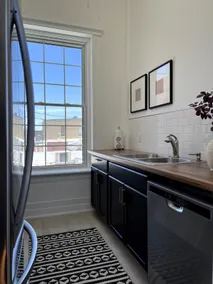Perfect 1-bedroom rental unit with parking - Image 2