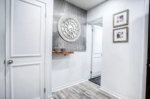 Stylish and Modern 1BR MTL - Image 5
