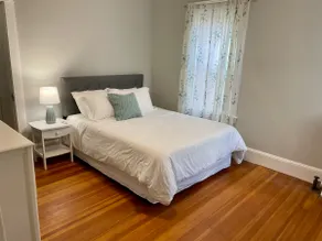 Great location! Renovated spacious 2+ bedroom! - Image 5